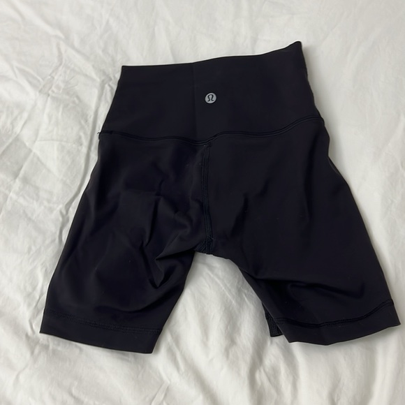 Lululemon 6” Wunder Train High-Rise Shorts - Picture 4 of 4